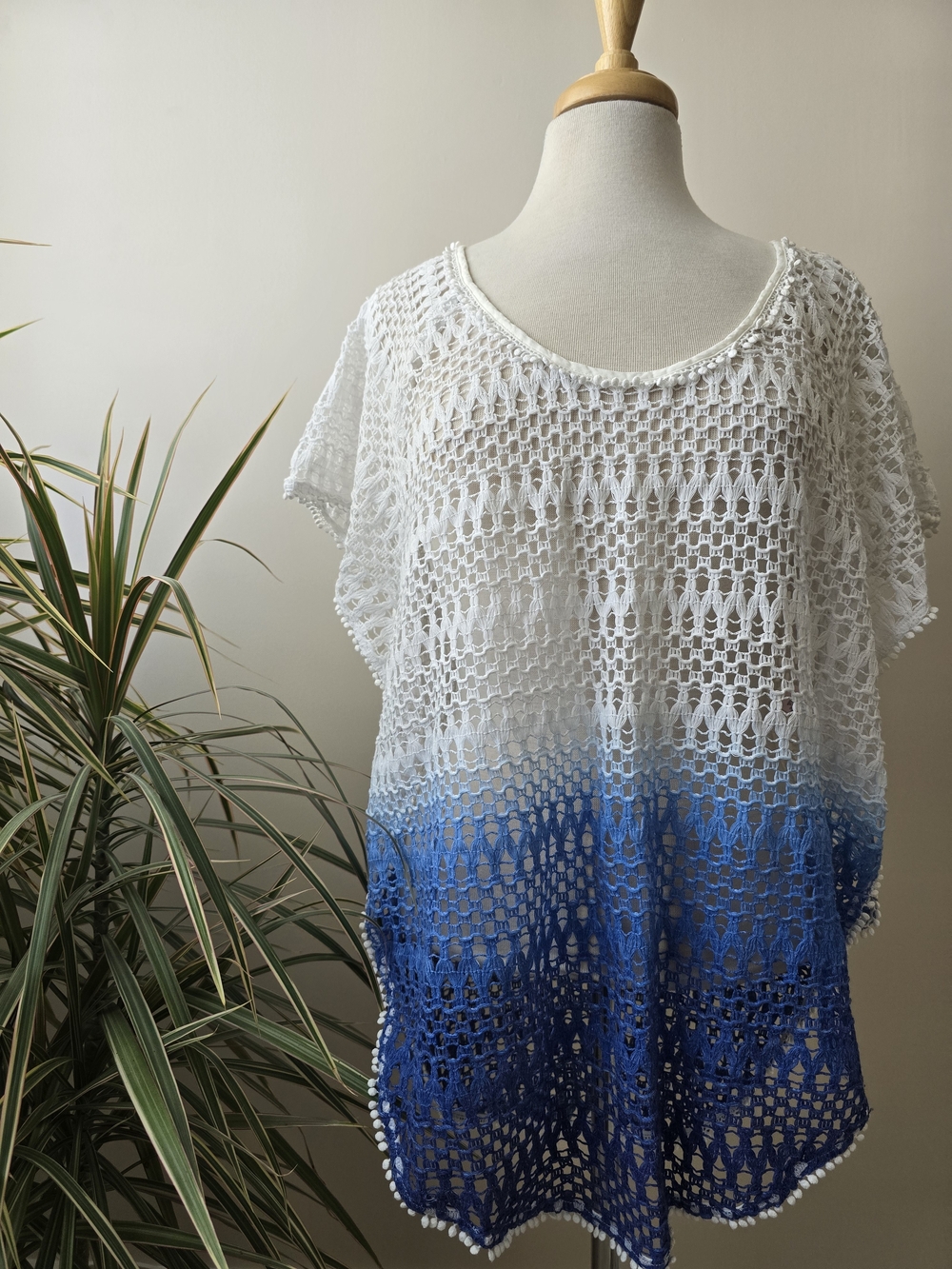 Victoria's Secret White to Blue Crochet Ombre Swim Cover-Up Size M